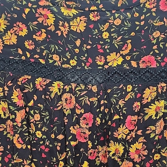 NWT Oliveaceous Floral Long Sleeve Romper Boho Chic Black Shorts Jumper Size S - Picture 10 of 11